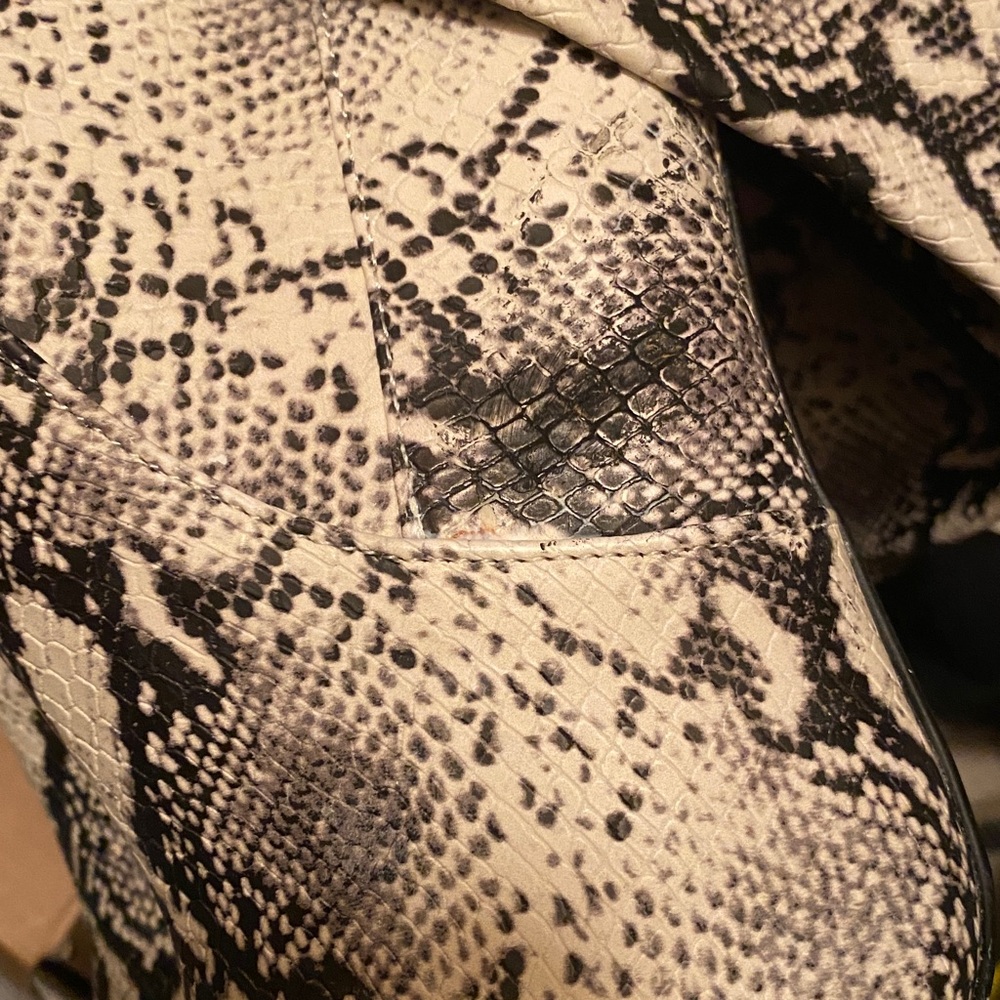 STEVE MADDEN BOOTS - Picture 17 of 17